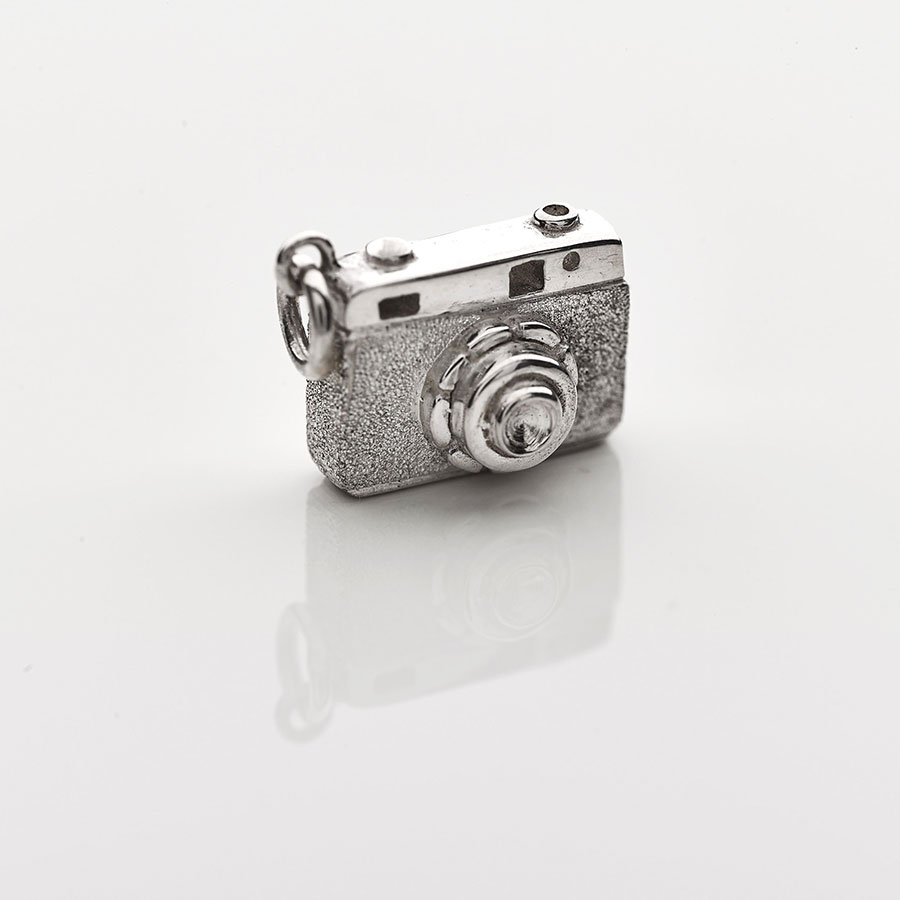 Silver Camera pendant necklace