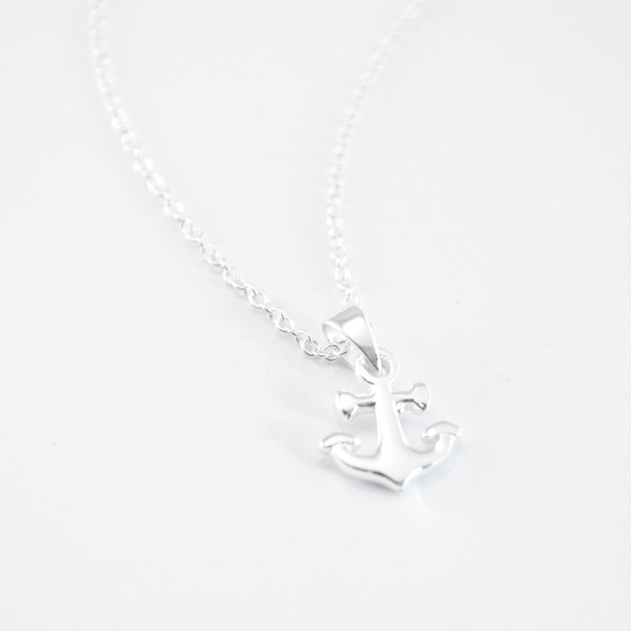 silver anchor necklace