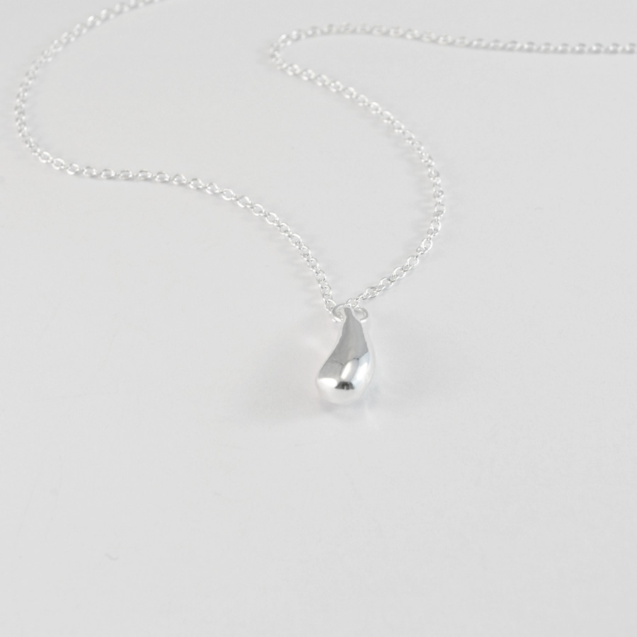 Silver drop necklace