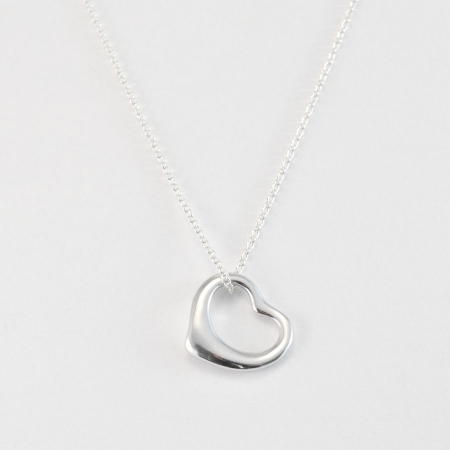 simple silver heart necklace